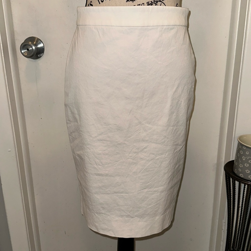 J crew Ivory pencil skirt. Sz 00. Back zipper- lined- 6” back slit